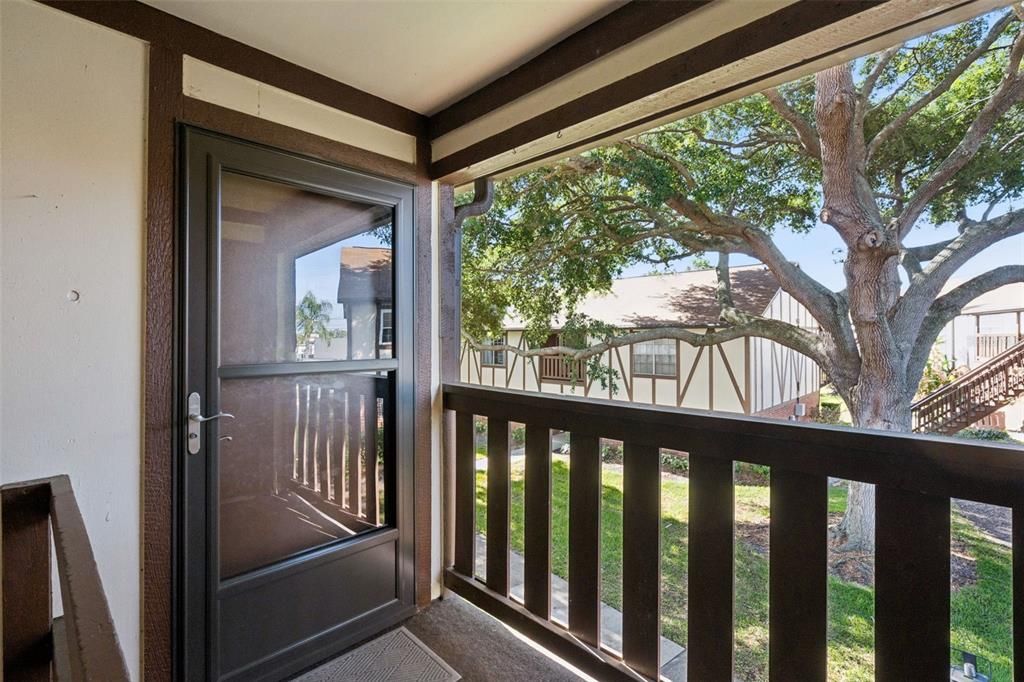 For Sale: $200,000 (2 beds, 2 baths, 1071 Square Feet)