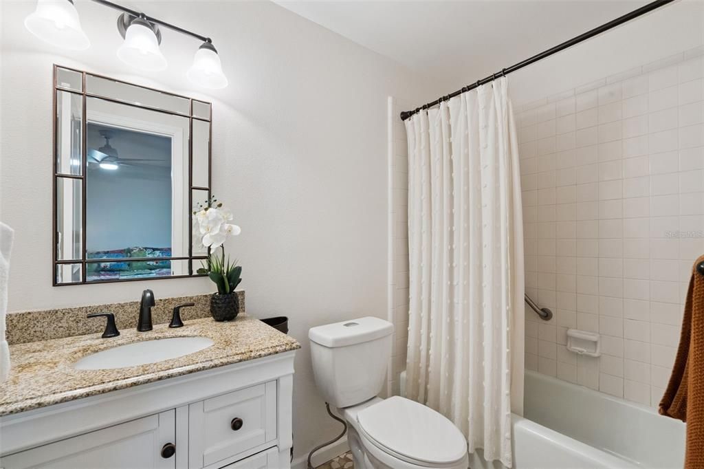 For Sale: $200,000 (2 beds, 2 baths, 1071 Square Feet)