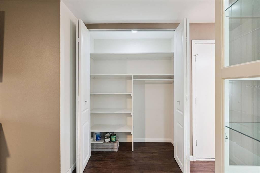 For Sale: $200,000 (2 beds, 2 baths, 1071 Square Feet)