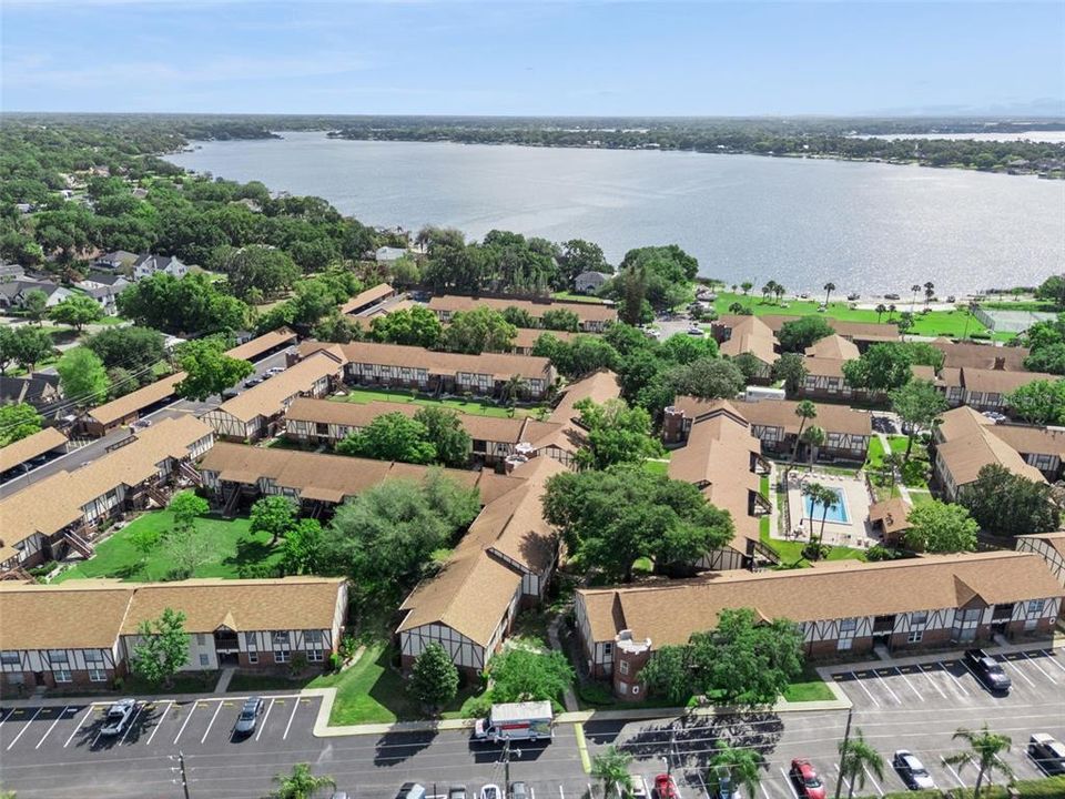 For Sale: $200,000 (2 beds, 2 baths, 1071 Square Feet)