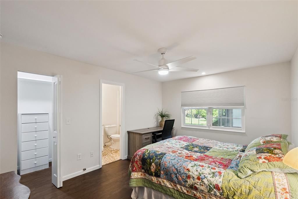 For Sale: $200,000 (2 beds, 2 baths, 1071 Square Feet)