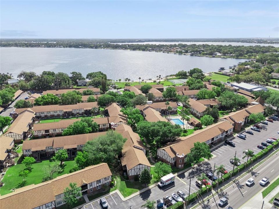For Sale: $200,000 (2 beds, 2 baths, 1071 Square Feet)