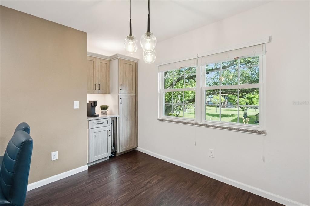 For Sale: $200,000 (2 beds, 2 baths, 1071 Square Feet)