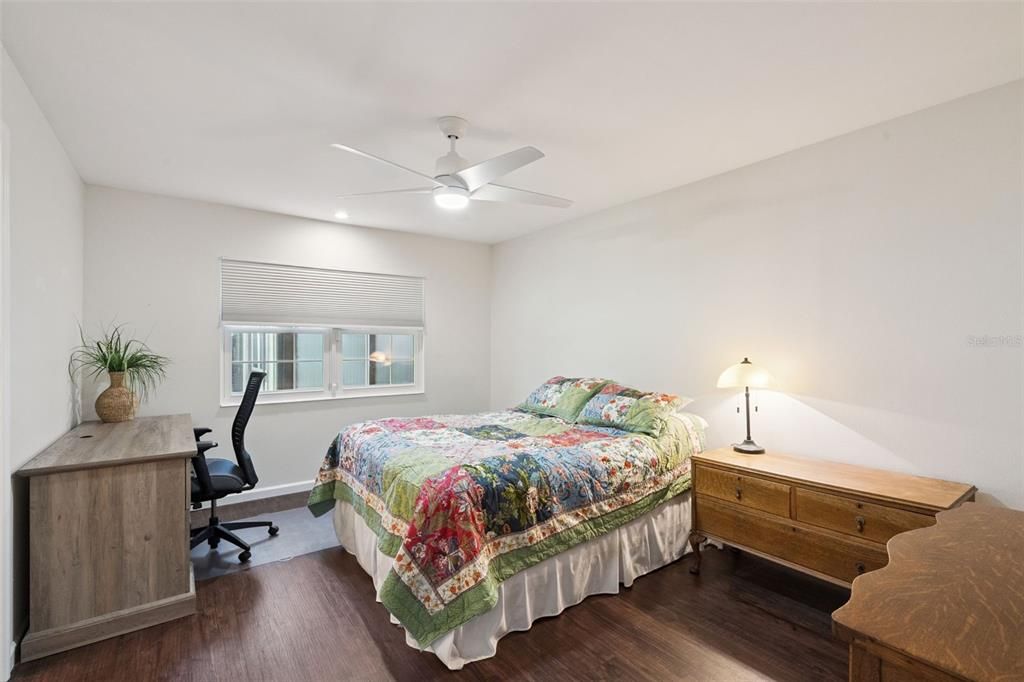 For Sale: $200,000 (2 beds, 2 baths, 1071 Square Feet)