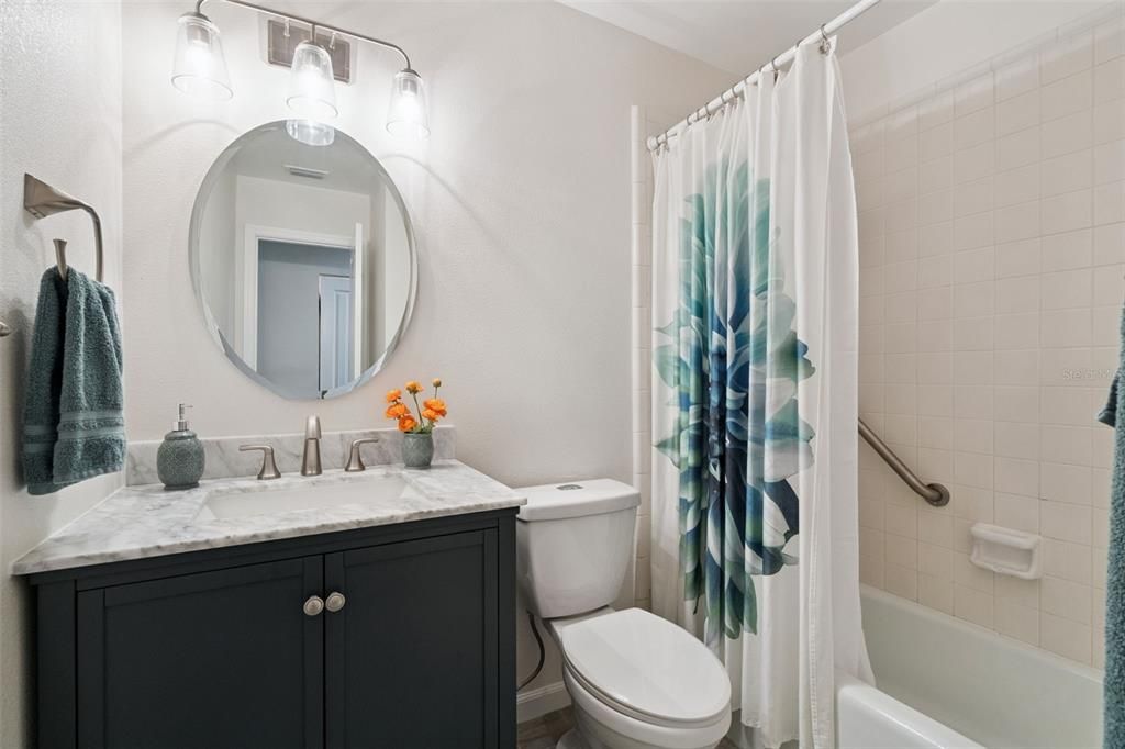 For Sale: $200,000 (2 beds, 2 baths, 1071 Square Feet)