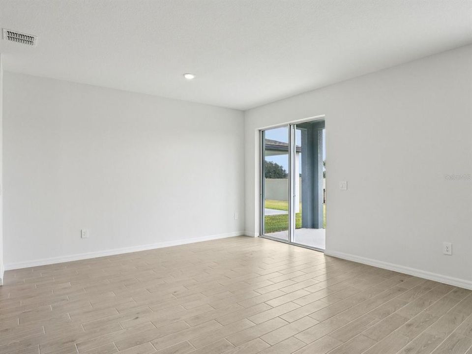Active With Contract: $412,920 (4 beds, 2 baths, 1840 Square Feet)