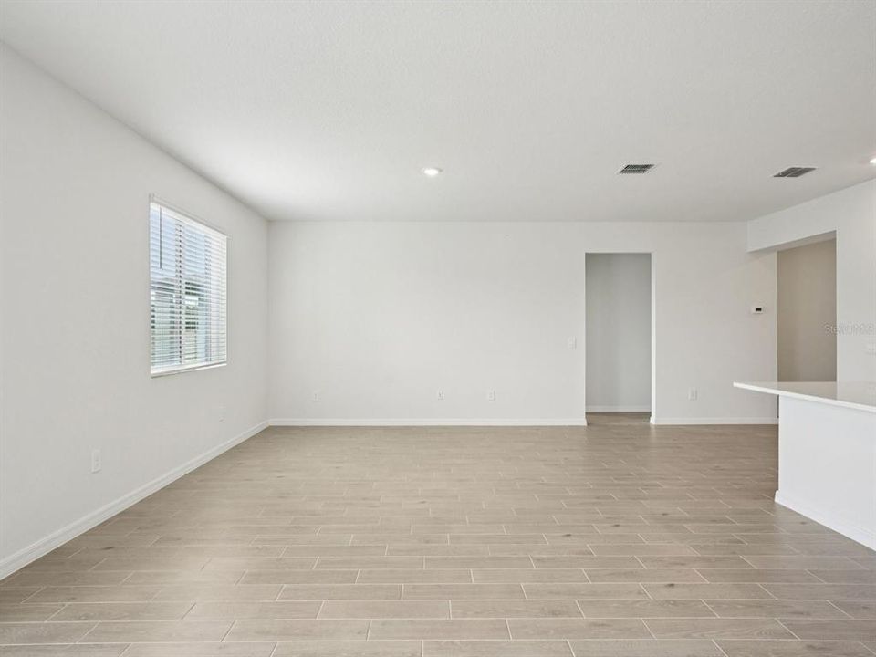 Active With Contract: $412,920 (4 beds, 2 baths, 1840 Square Feet)
