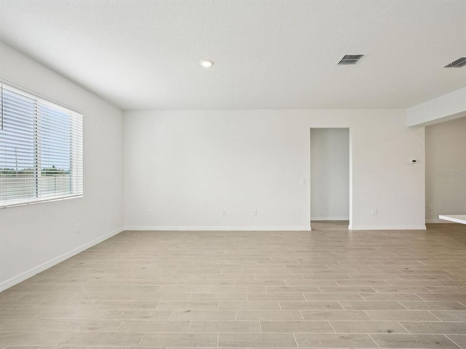 Active With Contract: $412,920 (4 beds, 2 baths, 1840 Square Feet)