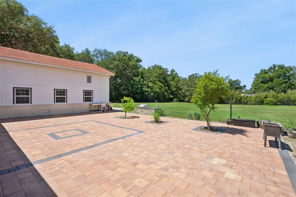 For Sale: $1,799,000 (8 beds, 8 baths, 7675 Square Feet)