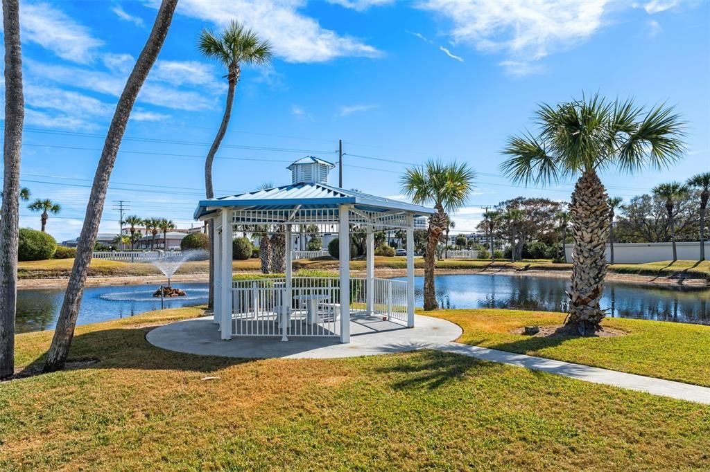 For Sale: $289,900 (2 beds, 2 baths, 1350 Square Feet)