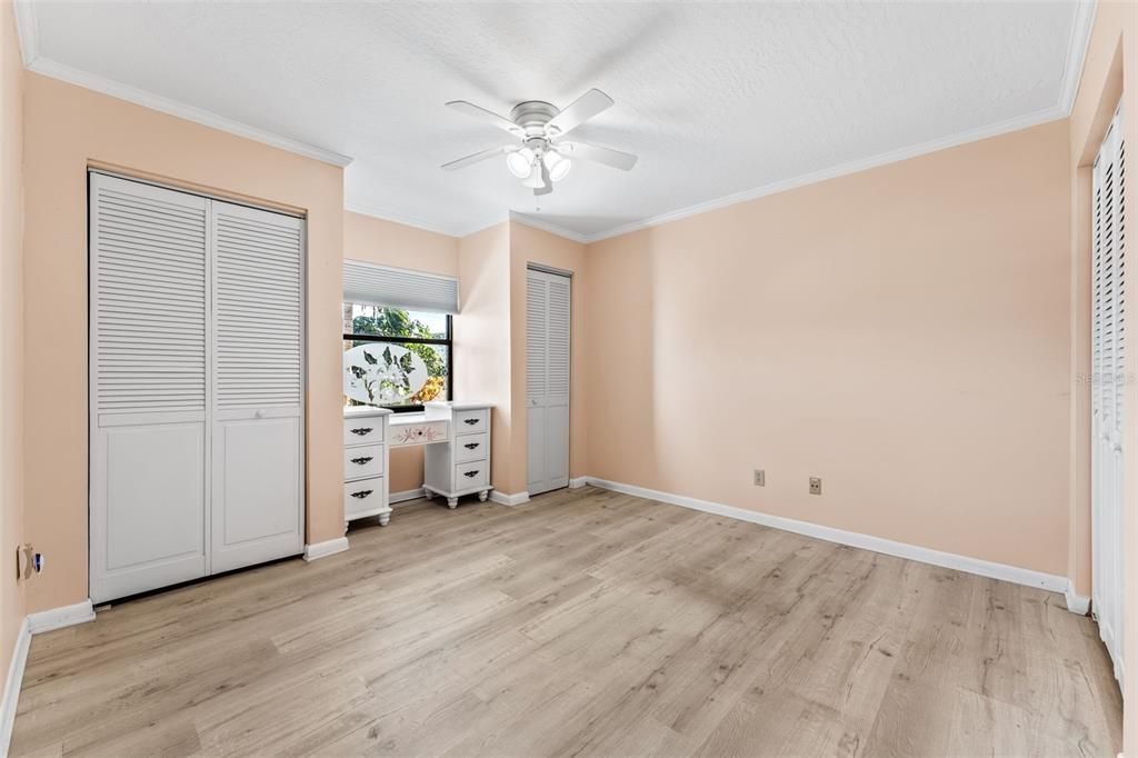For Sale: $289,900 (2 beds, 2 baths, 1350 Square Feet)