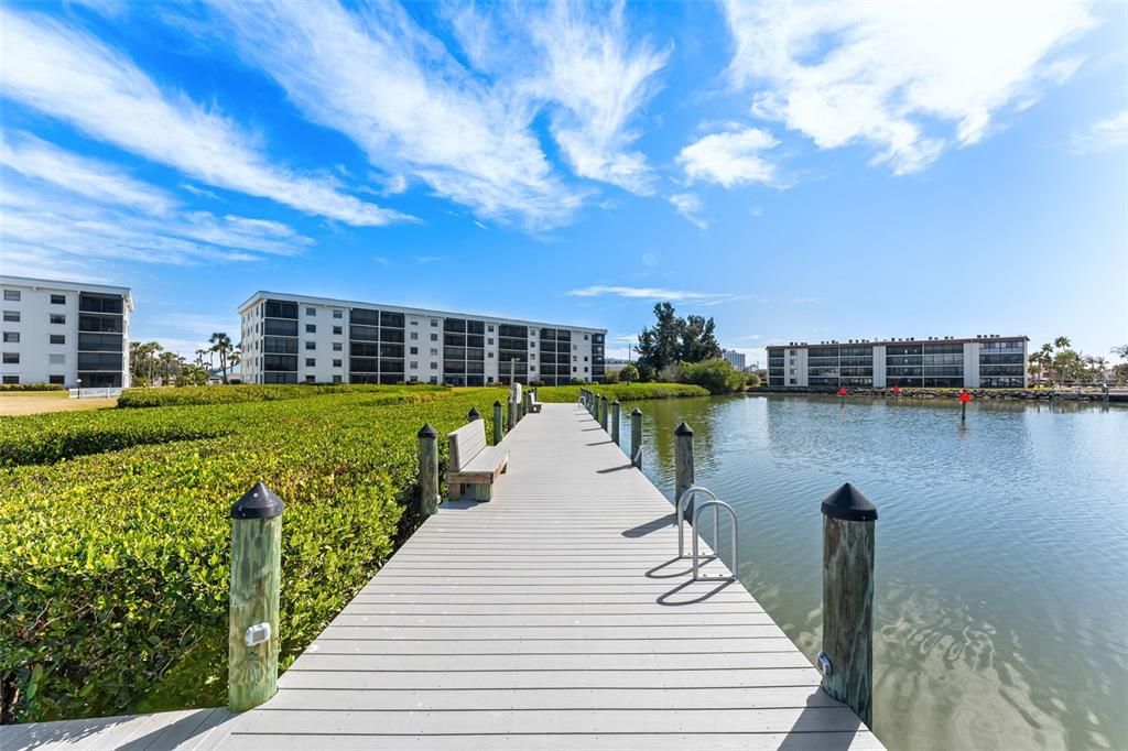 For Sale: $289,900 (2 beds, 2 baths, 1350 Square Feet)