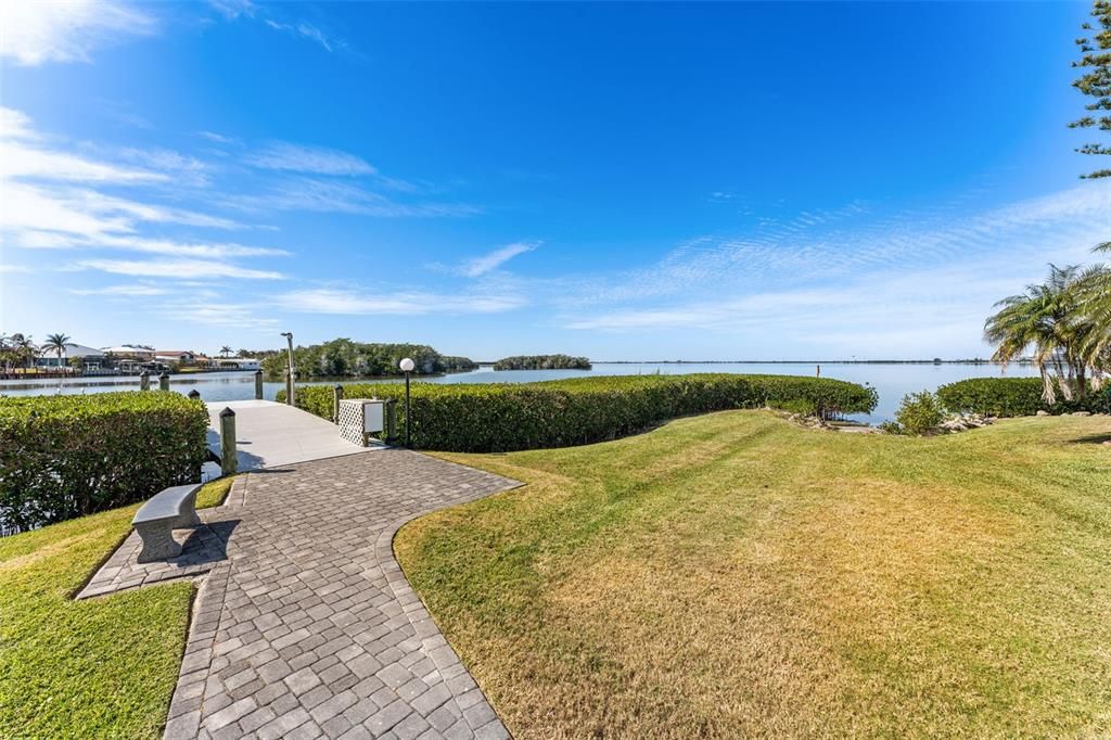 For Sale: $289,900 (2 beds, 2 baths, 1350 Square Feet)