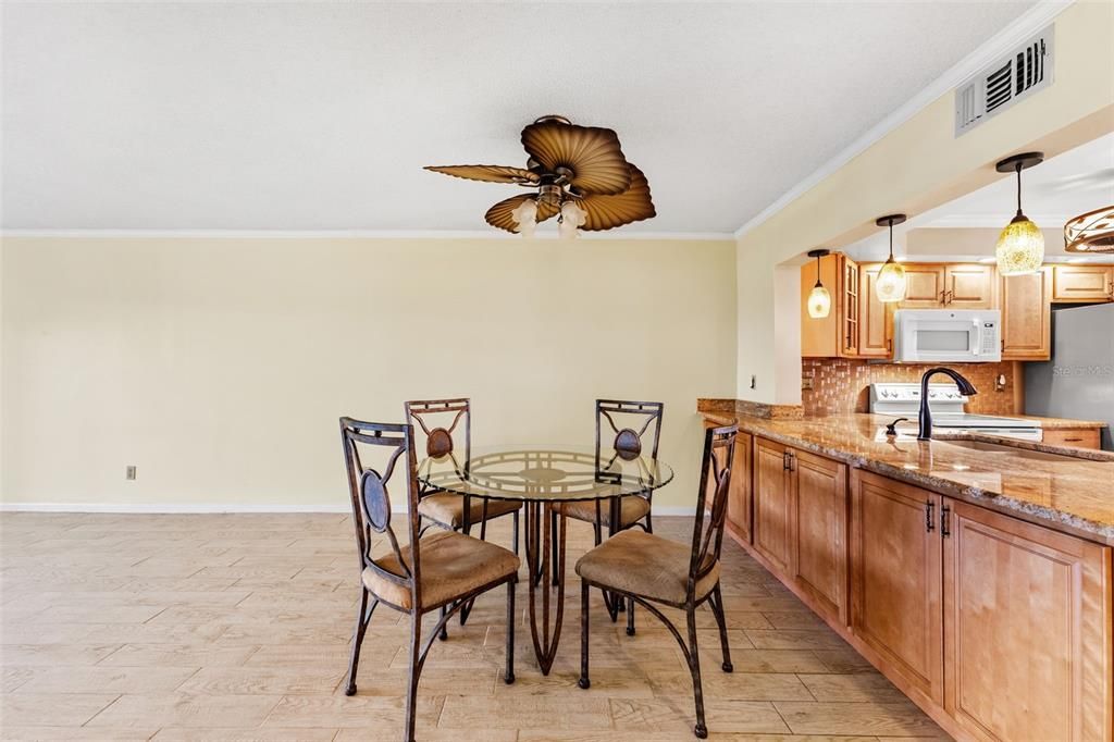 For Sale: $289,900 (2 beds, 2 baths, 1350 Square Feet)