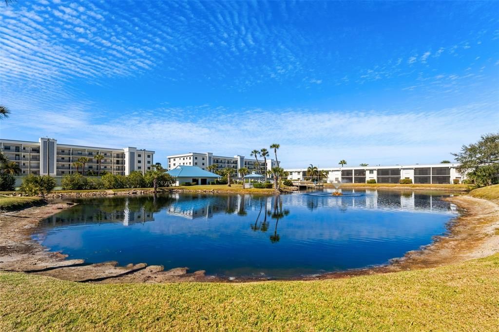 For Sale: $289,900 (2 beds, 2 baths, 1350 Square Feet)
