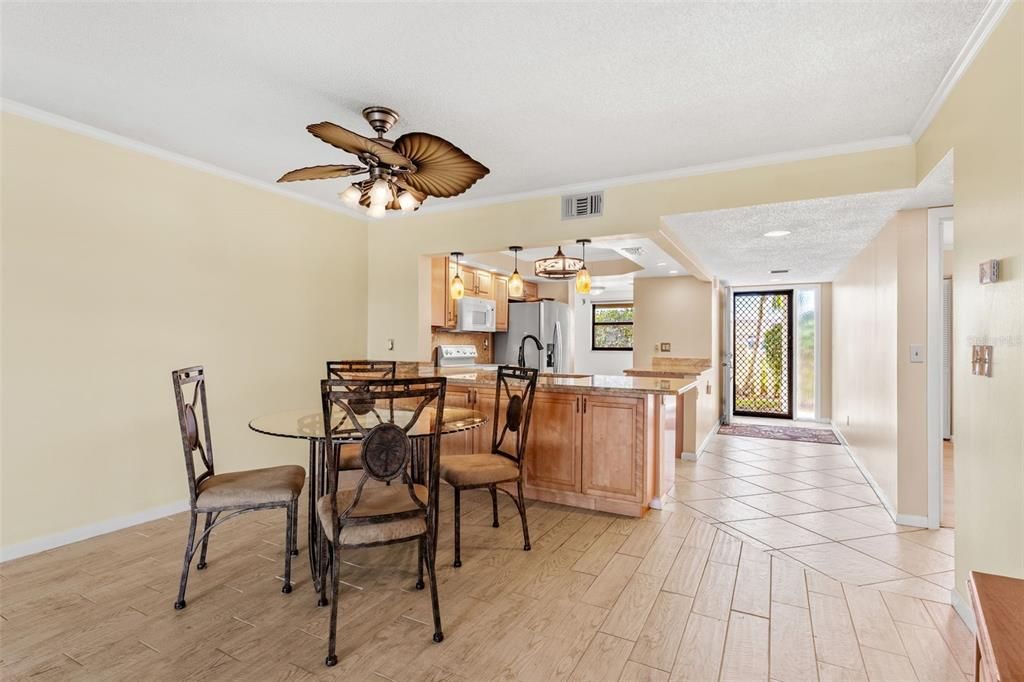 For Sale: $289,900 (2 beds, 2 baths, 1350 Square Feet)
