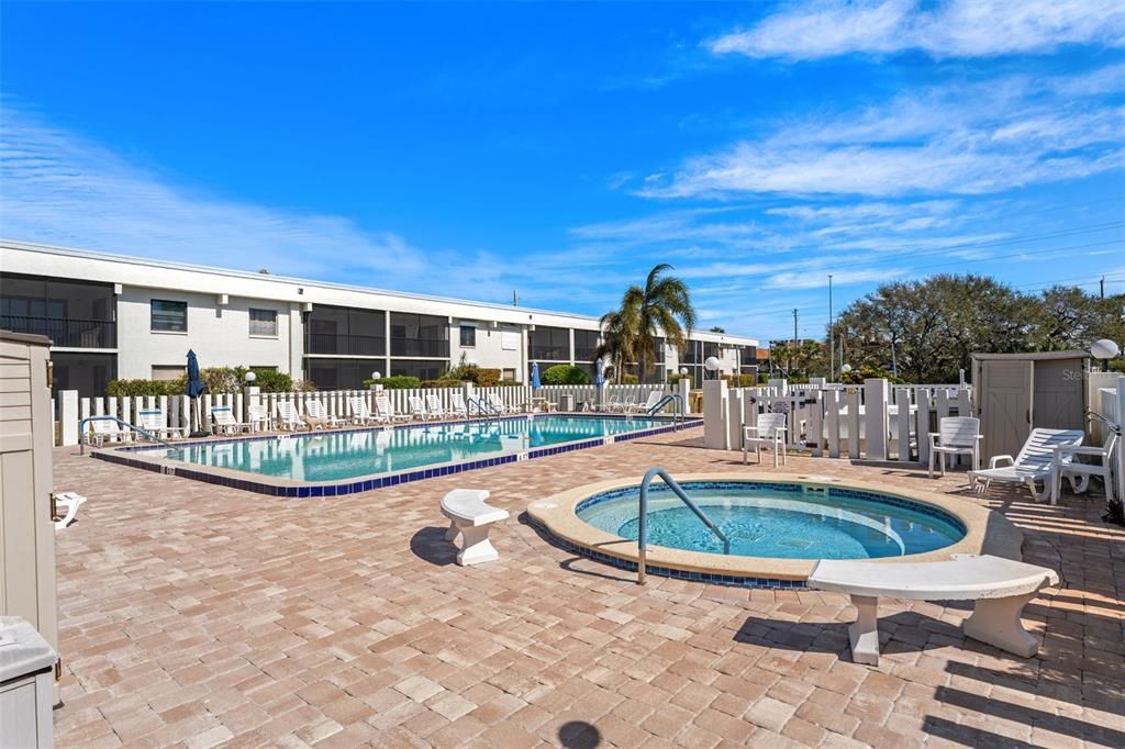 For Sale: $289,900 (2 beds, 2 baths, 1350 Square Feet)