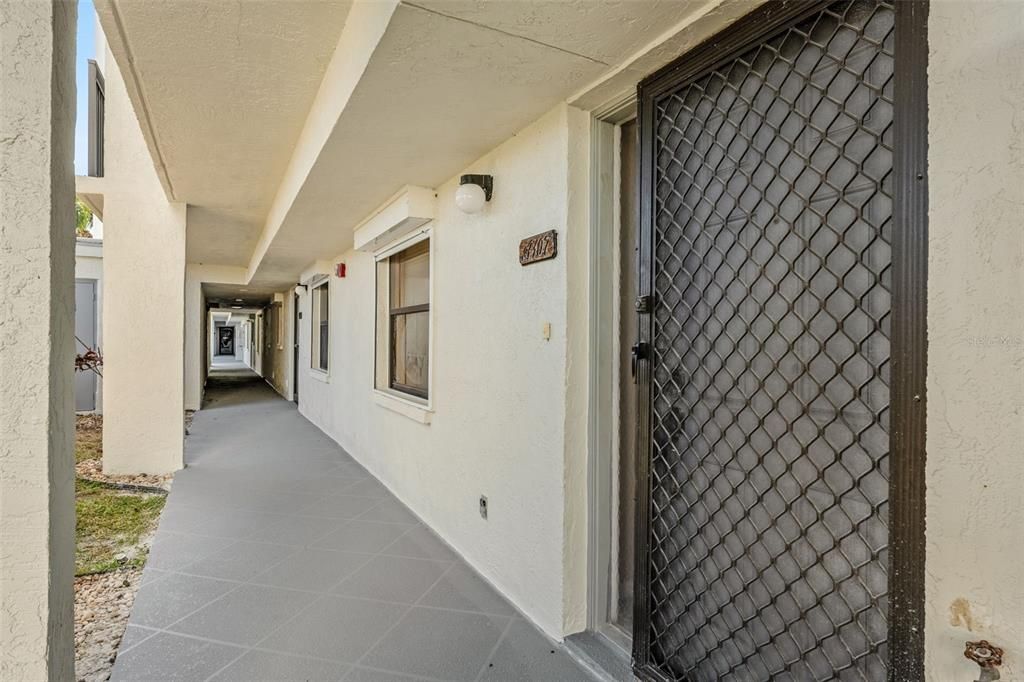 For Sale: $289,900 (2 beds, 2 baths, 1350 Square Feet)
