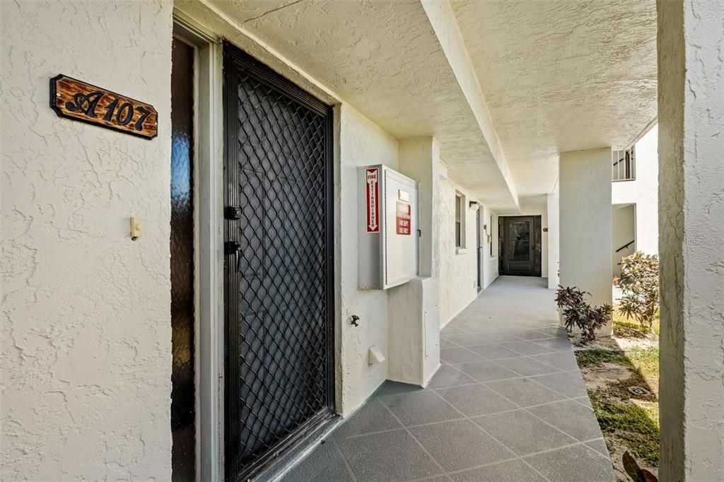 For Sale: $289,900 (2 beds, 2 baths, 1350 Square Feet)