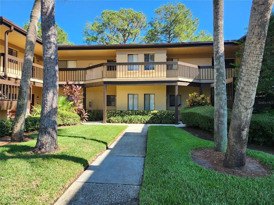 Active With Contract: $180,000 (2 beds, 2 baths, 1075 Square Feet)
