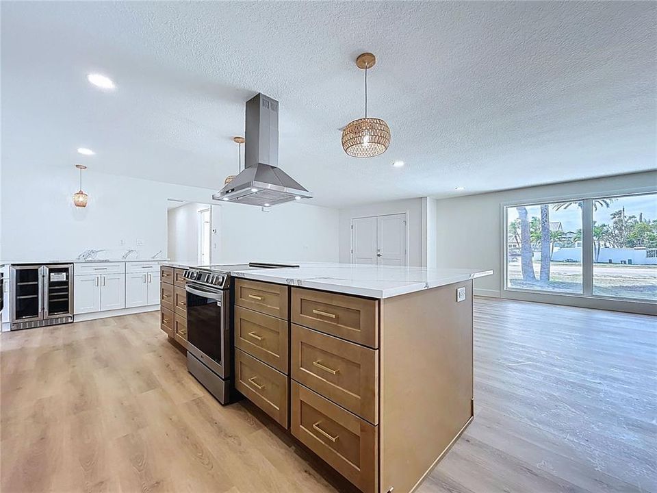 For Sale: $874,999 (3 beds, 2 baths, 1947 Square Feet)