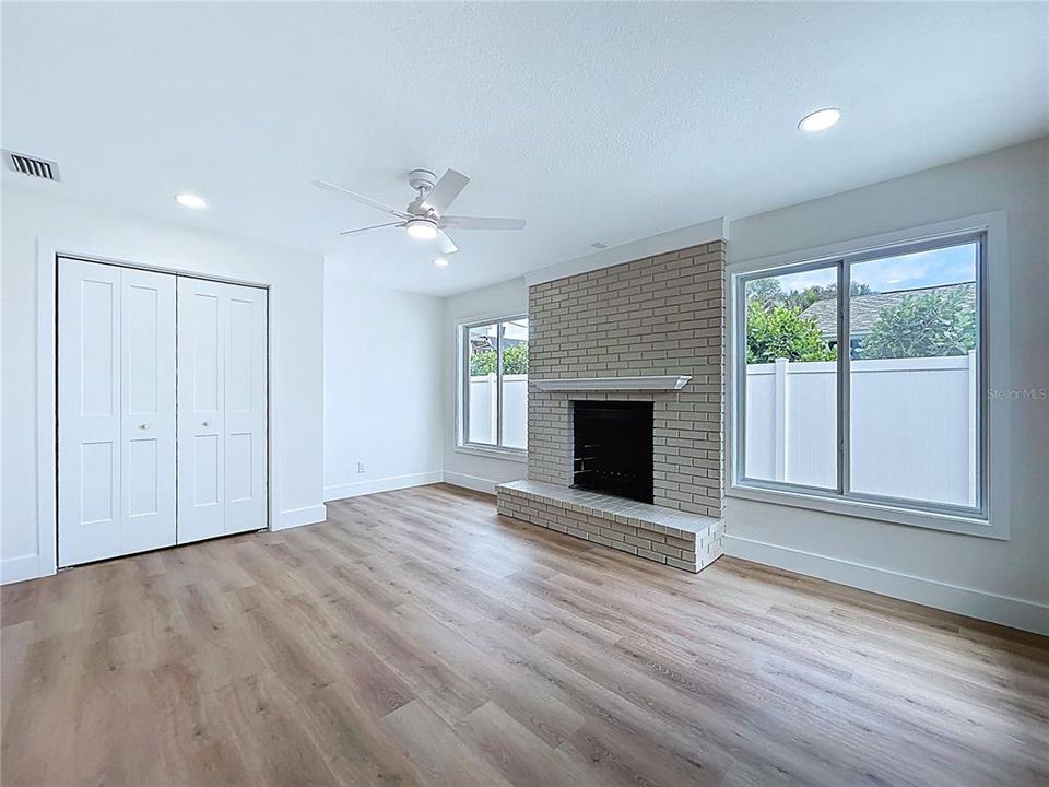 For Sale: $874,999 (3 beds, 2 baths, 1947 Square Feet)
