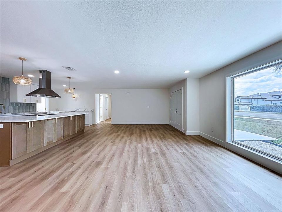 For Sale: $874,999 (3 beds, 2 baths, 1947 Square Feet)