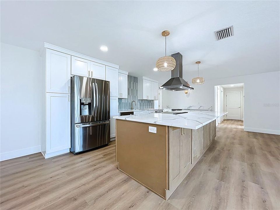 For Sale: $874,999 (3 beds, 2 baths, 1947 Square Feet)