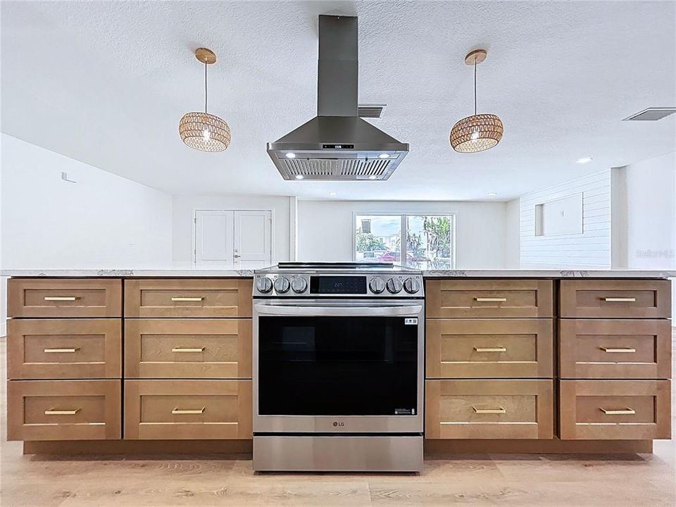 For Sale: $874,999 (3 beds, 2 baths, 1947 Square Feet)