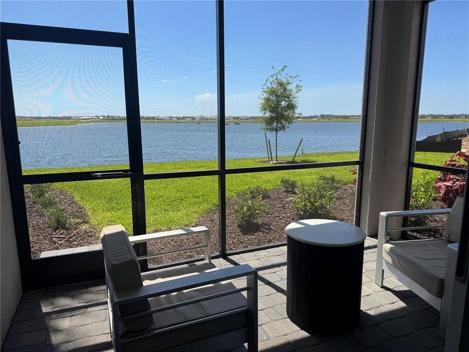 Active With Contract: $299,000 (2 beds, 2 baths, 1154 Square Feet)