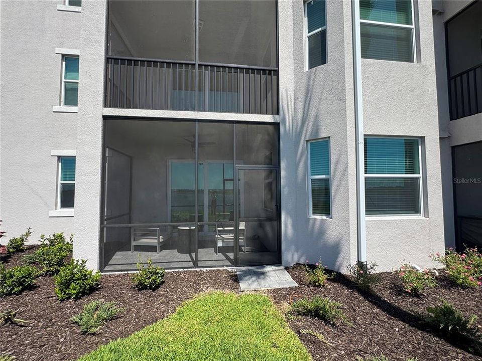 Active With Contract: $299,000 (2 beds, 2 baths, 1154 Square Feet)