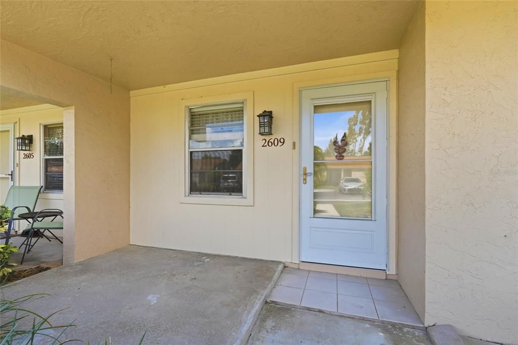 For Sale: $159,900 (2 beds, 2 baths, 1100 Square Feet)