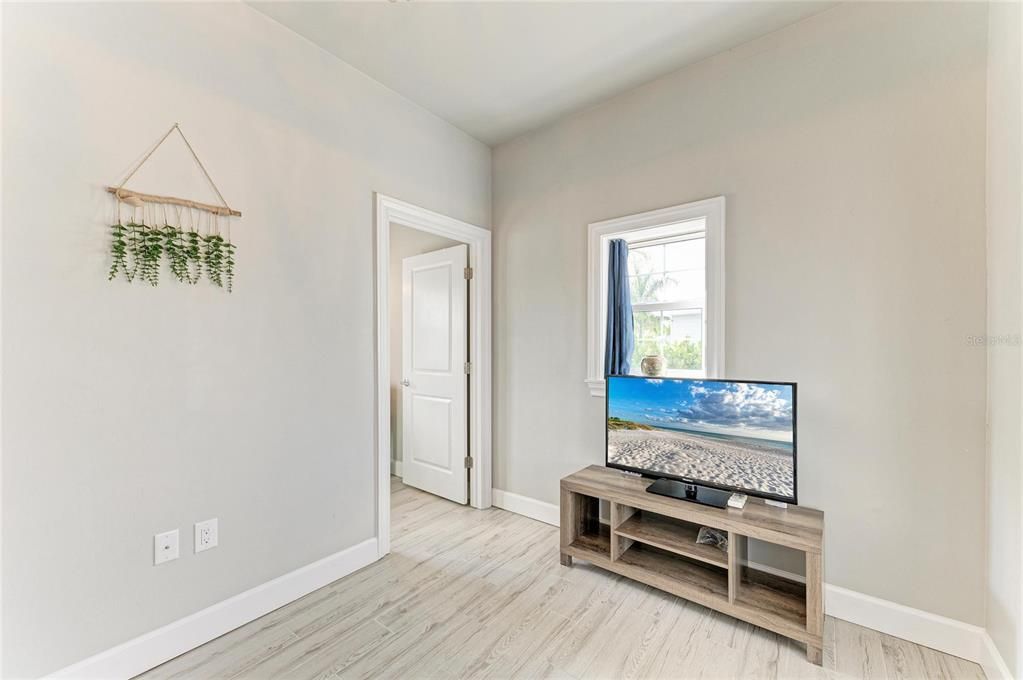 En Venta: $325,000 (1 camas, 1 baños, 300 Pies cuadrados)