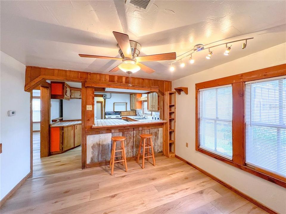For Rent: $1,795 (3 beds, 1 baths, 1032 Square Feet)