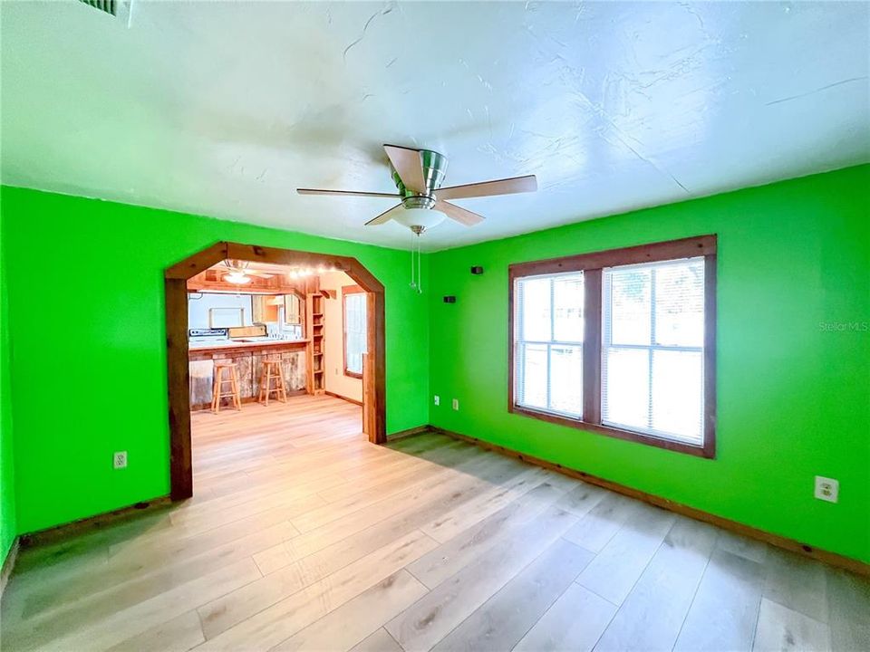 For Rent: $1,795 (3 beds, 1 baths, 1032 Square Feet)