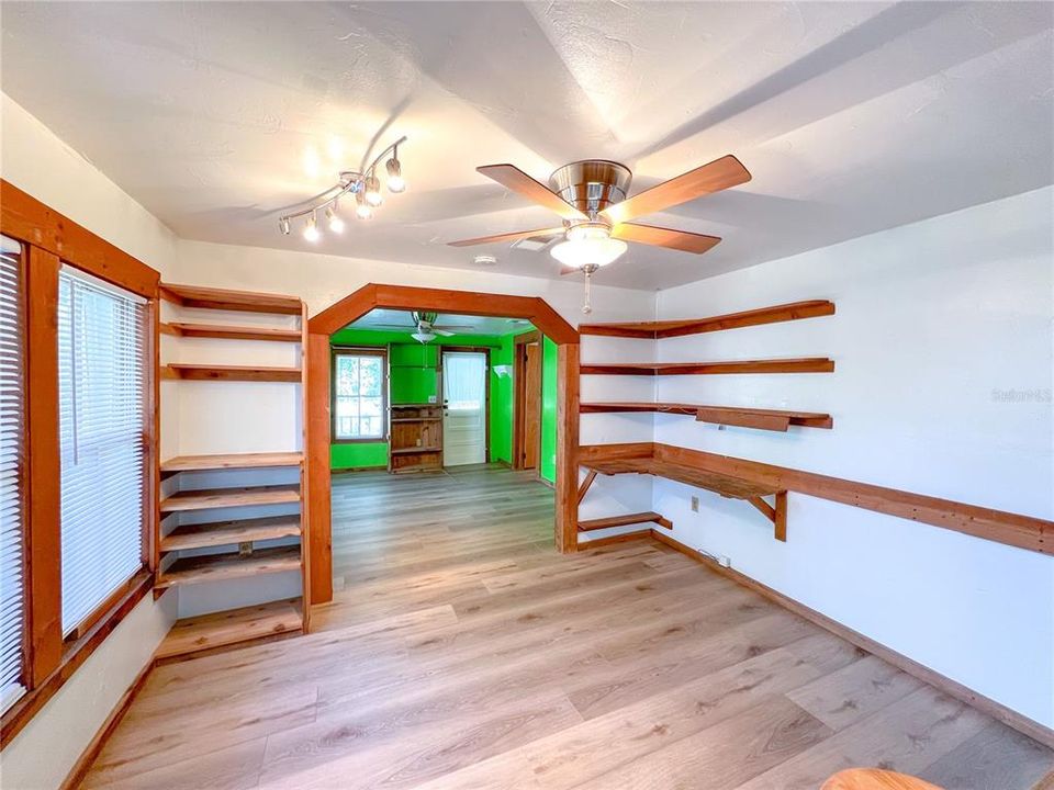 For Rent: $1,795 (3 beds, 1 baths, 1032 Square Feet)