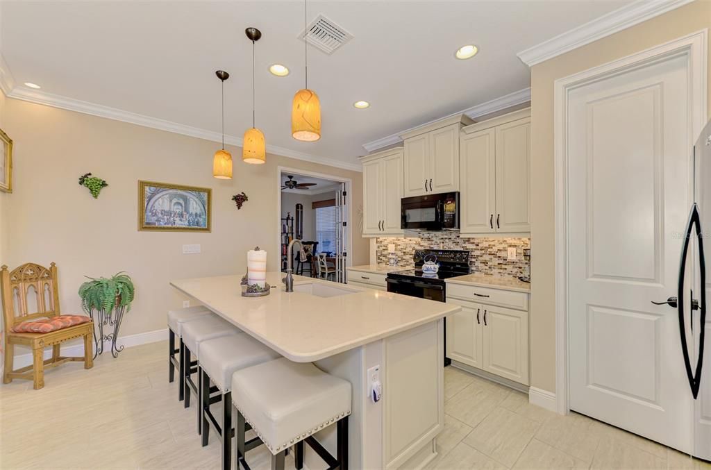 Activo con contrato: $344,900 (2 camas, 2 baños, 1629 Pies cuadrados)