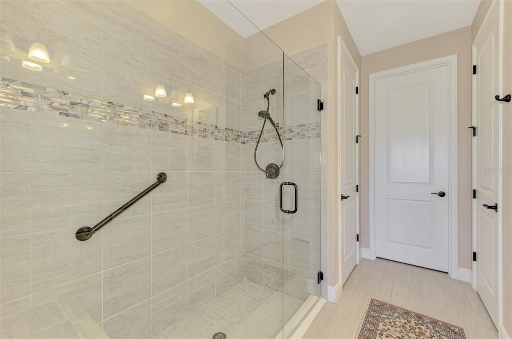 Activo con contrato: $344,900 (2 camas, 2 baños, 1629 Pies cuadrados)