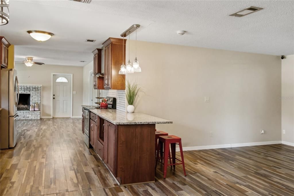 For Sale: $530,000 (4 beds, 2 baths, 1652 Square Feet)