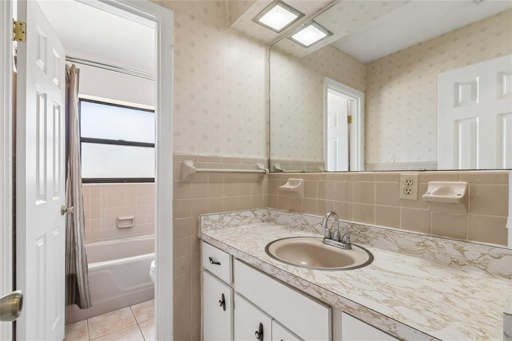 For Sale: $530,000 (4 beds, 2 baths, 1652 Square Feet)