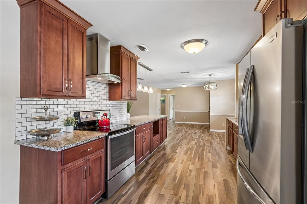For Sale: $530,000 (4 beds, 2 baths, 1652 Square Feet)