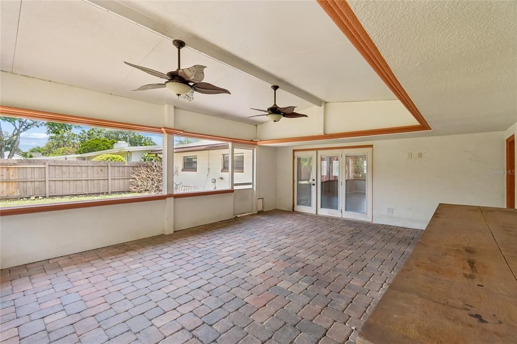 For Sale: $530,000 (4 beds, 2 baths, 1652 Square Feet)