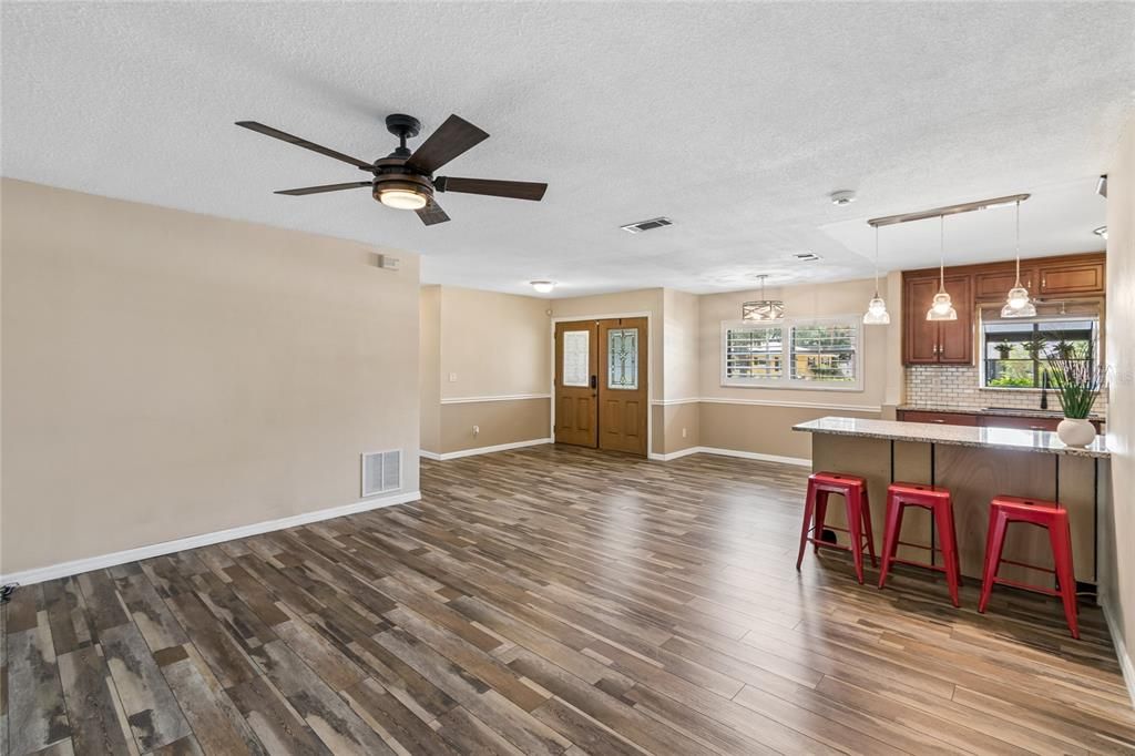 For Sale: $530,000 (4 beds, 2 baths, 1652 Square Feet)