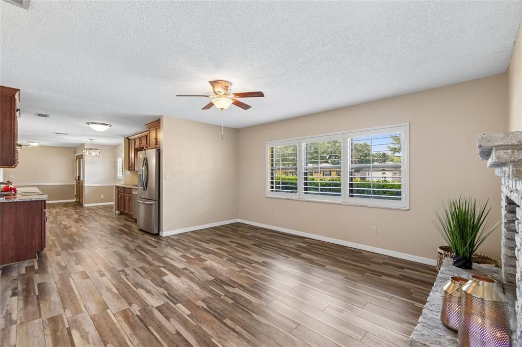 For Sale: $530,000 (4 beds, 2 baths, 1652 Square Feet)