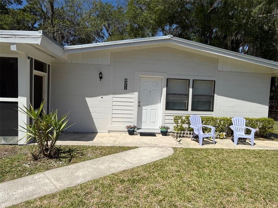 For Sale: $213,000 (3 beds, 1 baths, 1064 Square Feet)