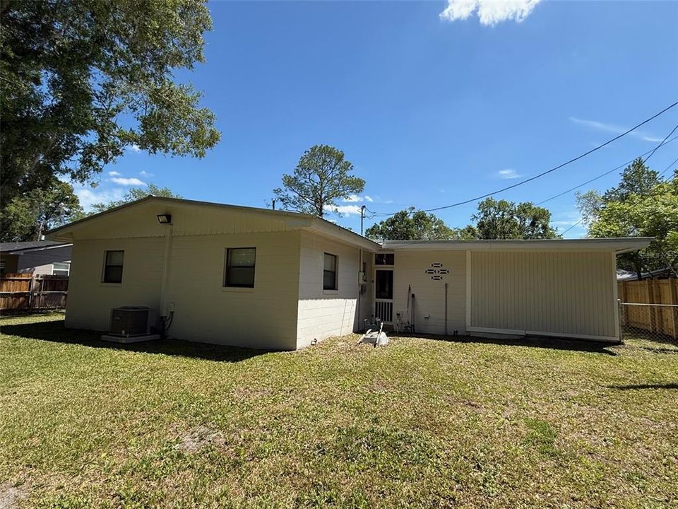 For Sale: $213,000 (3 beds, 1 baths, 1064 Square Feet)