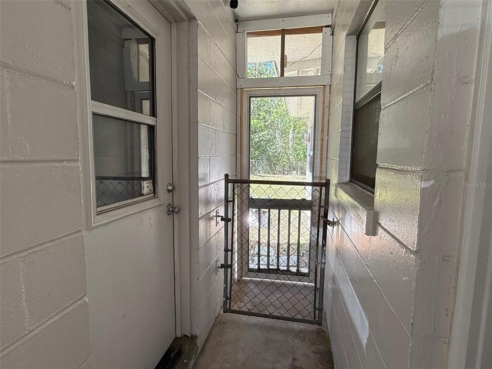 For Sale: $213,000 (3 beds, 1 baths, 1064 Square Feet)