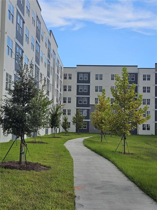 For Rent: $1,950 (2 beds, 2 baths, 1023 Square Feet)