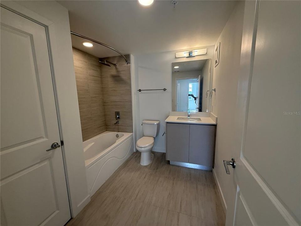For Rent: $1,950 (2 beds, 2 baths, 1023 Square Feet)