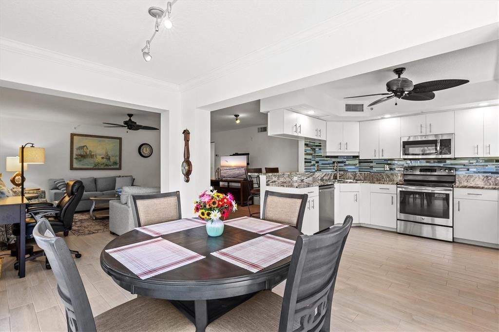 Activo con contrato: $234,900 (2 camas, 2 baños, 1280 Pies cuadrados)